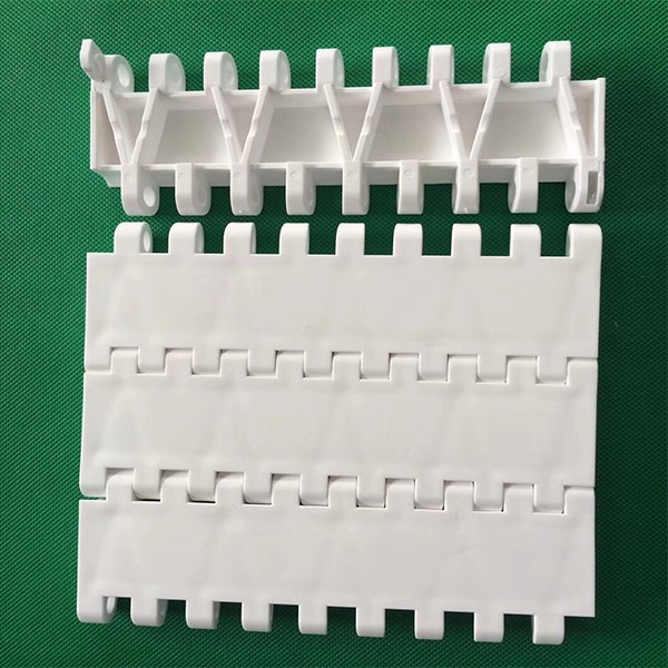 Plastic mesh belt